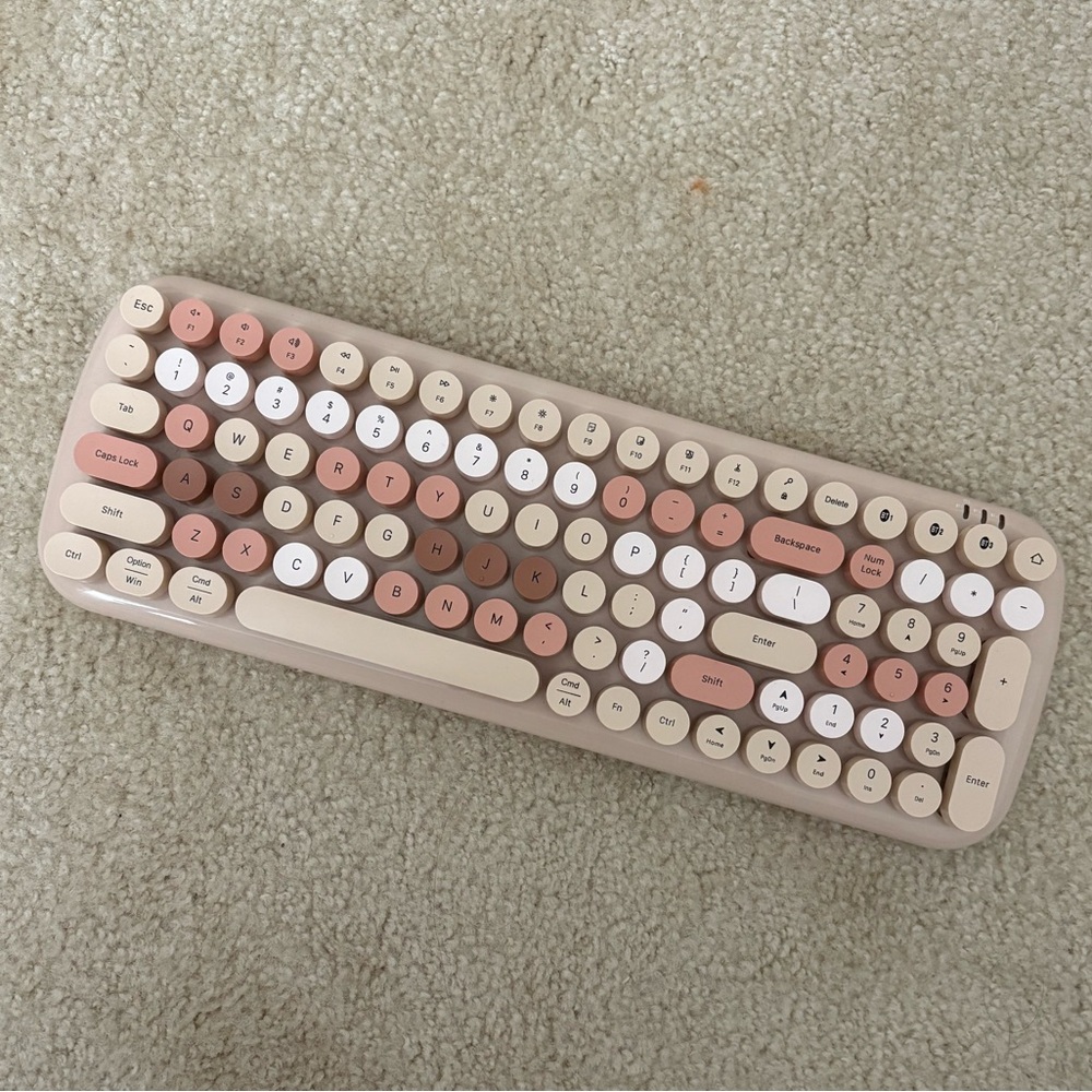 Full Sized Keyboard (Color: Milk Tea)